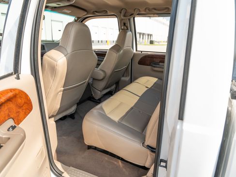 Used 2003 Ford F350 Lariat image 26