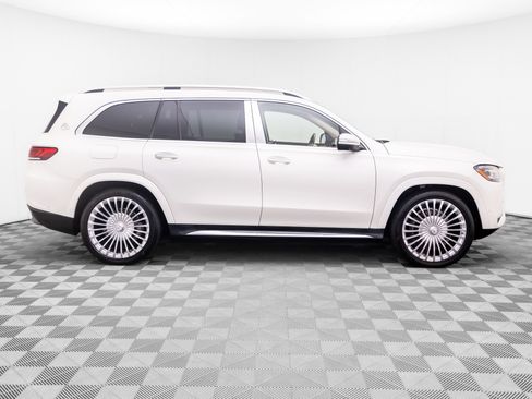 Used 2023 Mercedes-Benz Maybach GLS 600 4MATIC image 6