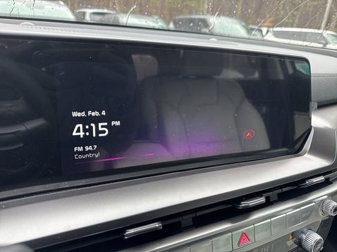 New 2025 Kia Telluride S image 3