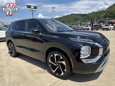 Used 2024 Mitsubishi Outlander SE AWD/4WD image 1