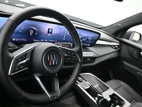 Used 2025 Buick Enclave Preferred image 9