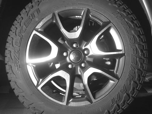 Used 2025 Jeep Compass Trailhawk AWD/4WD image 18