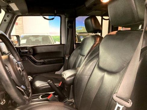 Used 2015 Jeep Wrangler Unlimited Sahara w/ Dual Top Group image 10