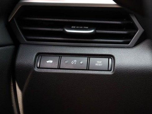 Used 2025 Nissan Altima 2.5 SR w/ SR Premium Package FWD image 19
