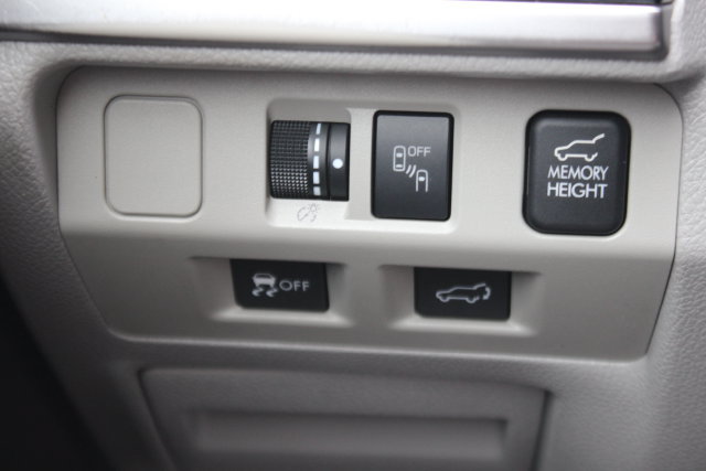 Used 2018 Subaru Forester 2.5i Limited AWD/4WD image 16