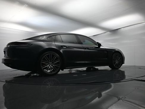 Used 2022 Porsche Panamera 4S image 55