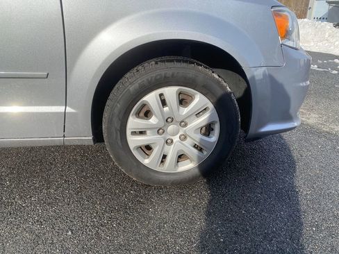 Used 2017 Dodge Grand Caravan SE w/ Power Window Group image 32