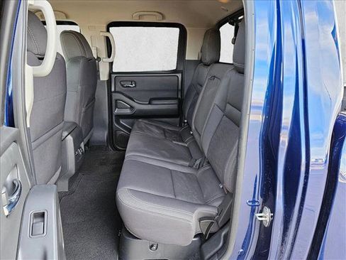 Used 2022 Nissan Frontier SV image 18