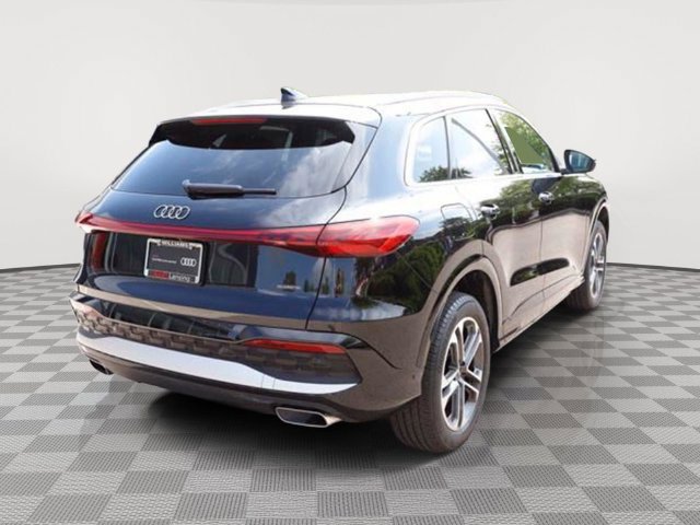 Used 2025 Audi Q5 Premium Plus w/ Premium Plus AWD/4WD image 3