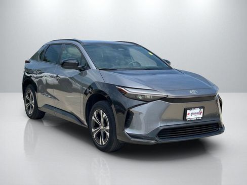 Used 2024 Toyota bZ4X AWD image 3