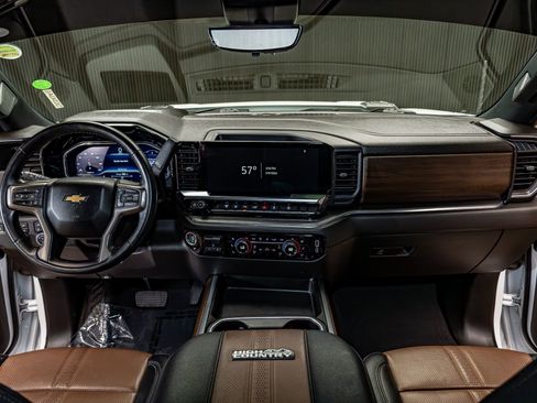 Used 2024 Chevrolet Silverado 2500 High Country w/ High Country Premium Package image 18