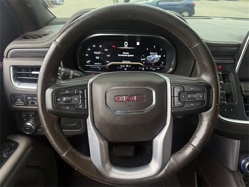 Used 2022 GMC Yukon SLT w/ SLT Premium Package image 13
