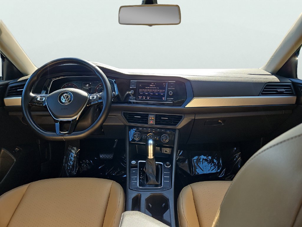 Used 2019 Volkswagen Jetta SE w/ Cold Weather Package FWD image 11