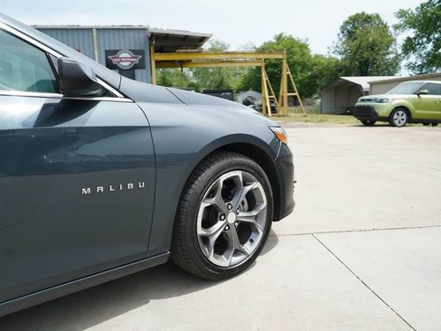 Used 2021 Chevrolet Malibu LT image 12