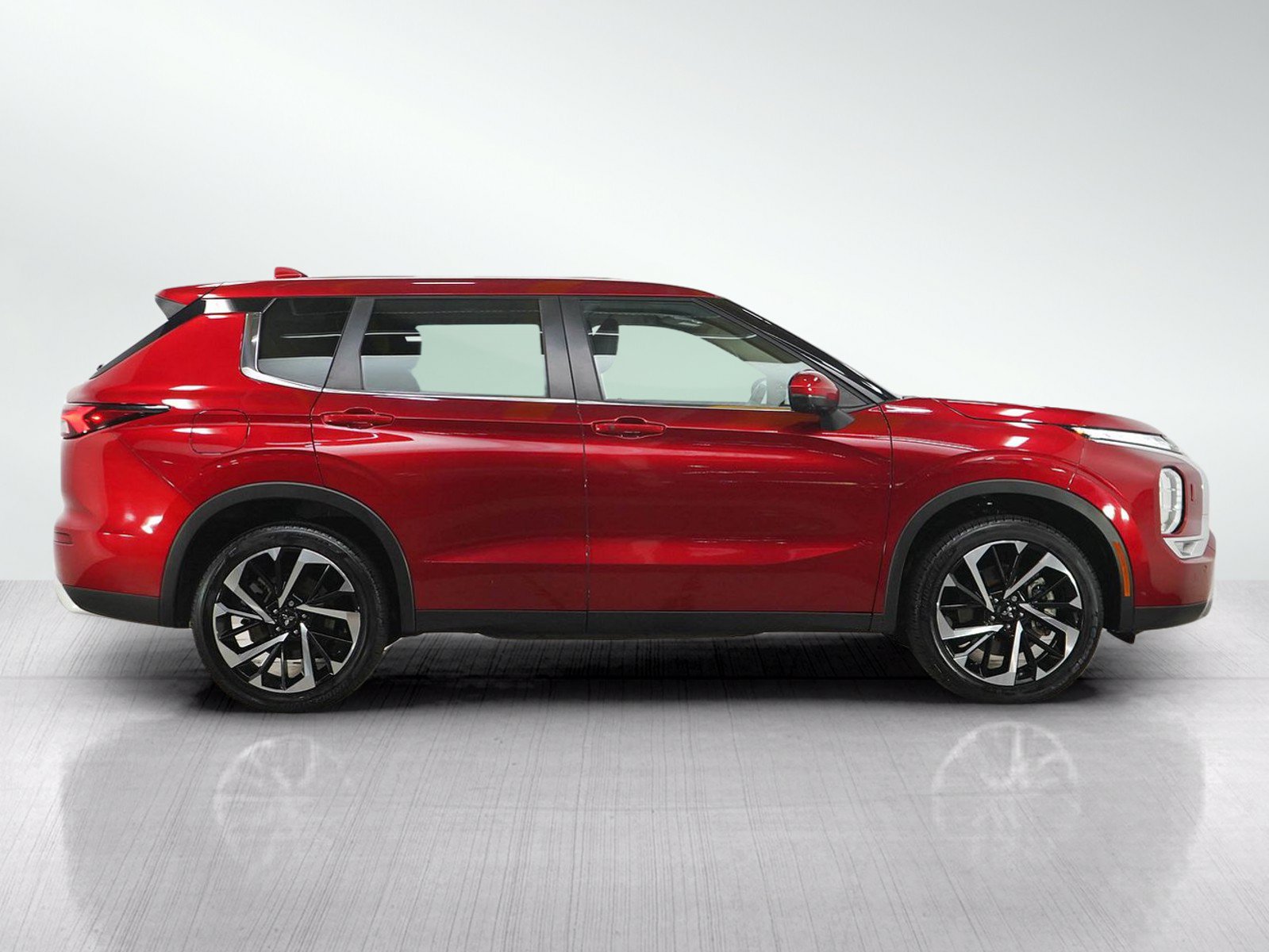 Used 2023 Mitsubishi Outlander SE AWD/4WD image 6