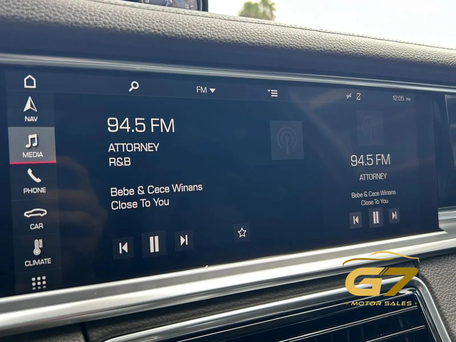 Used 2018 Porsche Panamera RWD image 35