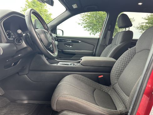 Used 2025 Honda Pilot Sport image 24