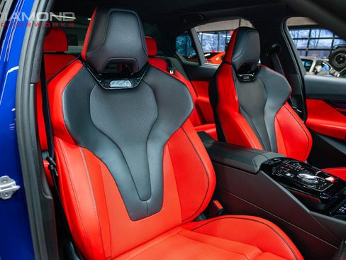 Used 2025 BMW M5 w/ Carbon Package image 17