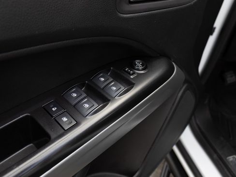 Used 2022 Chevrolet Colorado ZR2 image 16