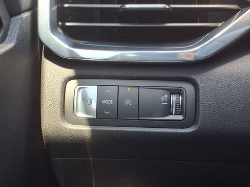 Used 2026 GMC Acadia Denali FWD image 25