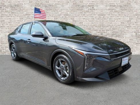 Used 2025 Kia K4 LXS image 1