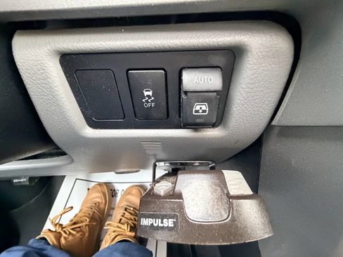 Used 2013 Toyota Sequoia SR5 w/ Premium Pkg image 65