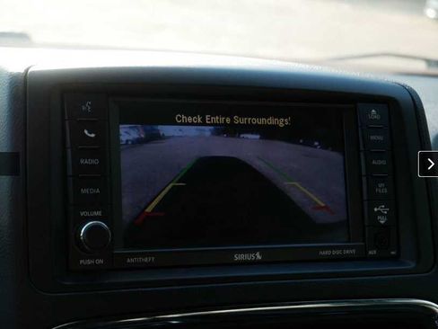 Used 2019 Dodge Grand Caravan SXT w/ Driver Convenience Group FWD image 7