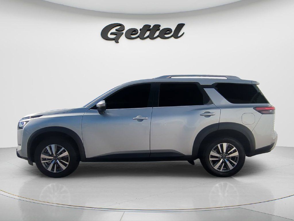 Certified 2024 Nissan Pathfinder SL FWD image 8