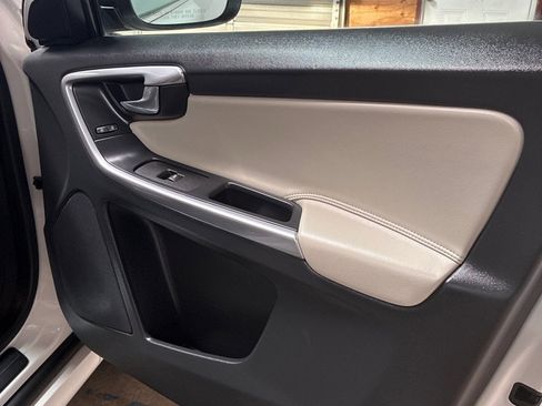 Used 2017 Volvo XC60 T5 Dynamic w/ Preferred Option Package image 29