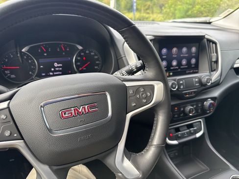 Used 2022 GMC Terrain SLT w/ LPO, Floor Liner Package image 2
