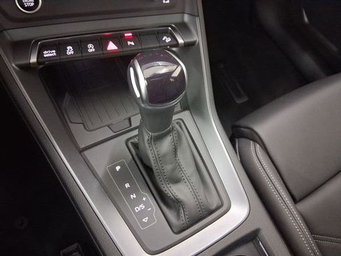 New 2025 Audi Q3 2.0T Premium image 16