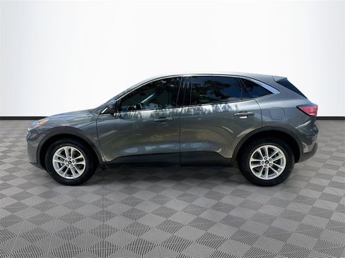 Used 2021 Ford Escape SE image 9