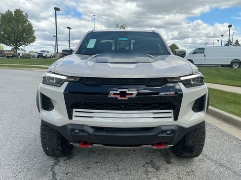 New 2026 Chevrolet Colorado ZR2 w/ Technology Package AWD/4WD image 8