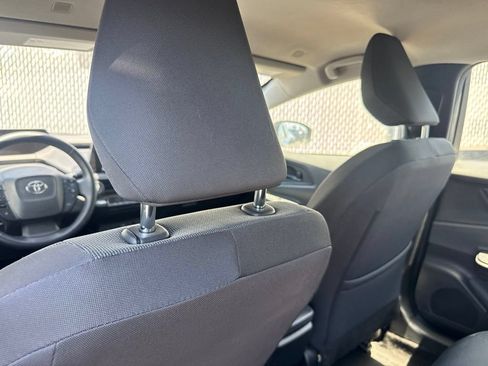 Used 2023 Toyota Prius LE FWD image 8