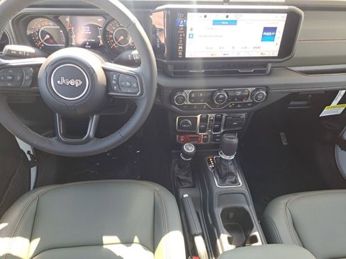 New 2025 Jeep Gladiator Mojave image 24