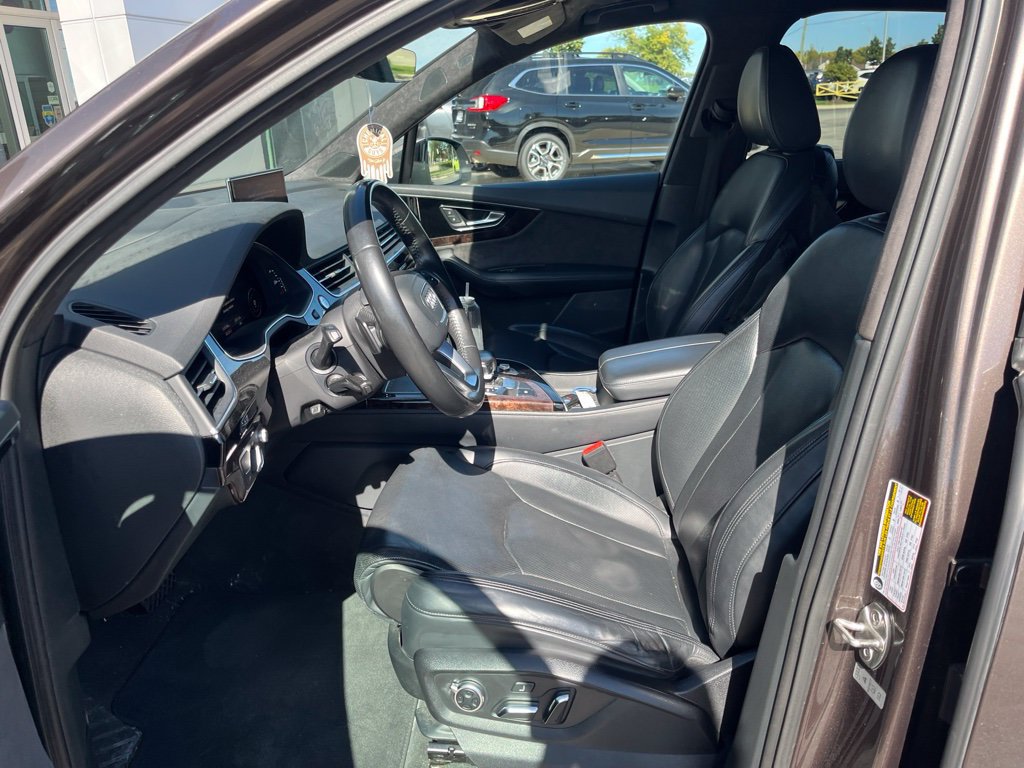 Used 2017 Audi Q7 3.0T Prestige AWD/4WD image 13