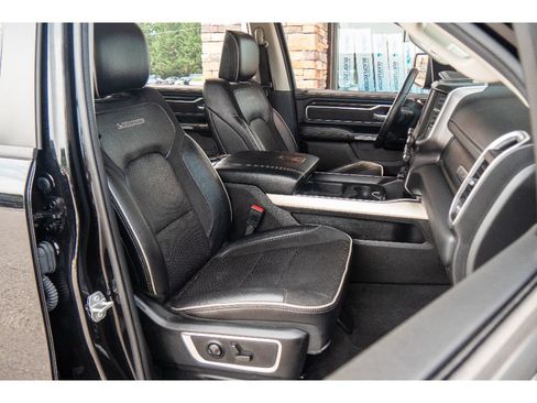 Used 2022 RAM 1500 Laramie AWD/4WD image 16