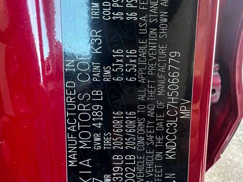 Used 2017 Kia Niro EX FWD image 34