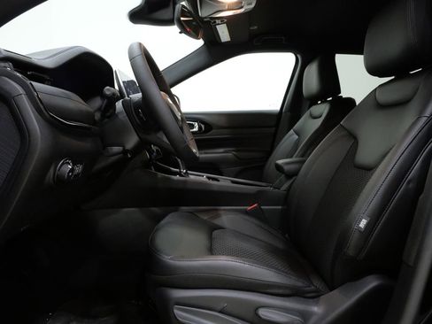 New 2026 Jeep Compass Latitude image 12