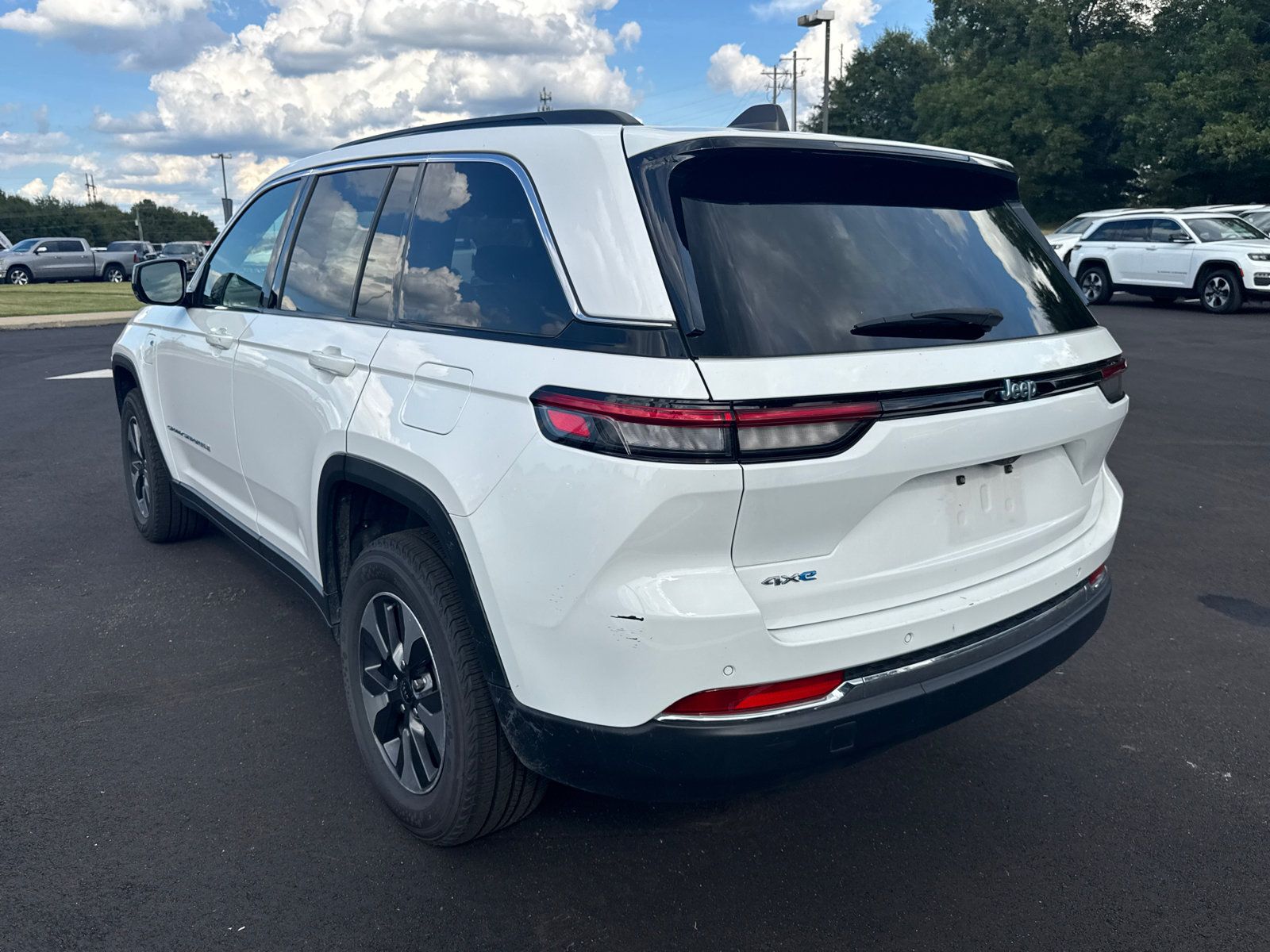 Used 2024 Jeep Grand Cherokee Limited 4xe AWD/4WD image 7