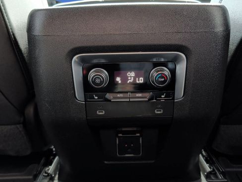 Used 2022 Chevrolet Tahoe LT w/ Luxury Package RWD image 25