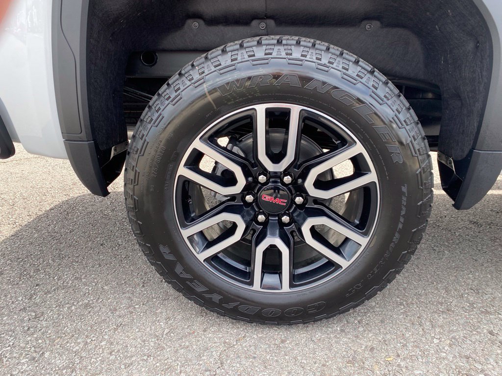New 2026 GMC Sierra 1500 AT4 w/ AT4 Premium Package AWD/4WD image 9