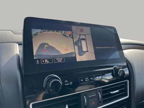 Used 2024 Nissan Armada SL w/ Captain's Chairs Package image 12