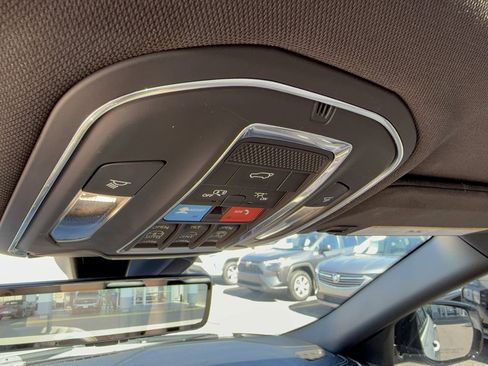 Used 2023 Jeep Grand Cherokee L Limited w/ Luxury Tech Group II image 30