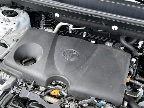 Used 2025 Toyota RAV4 LE FWD image 31
