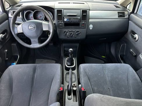 Used 2009 Nissan Versa 1.8 S FWD image 12