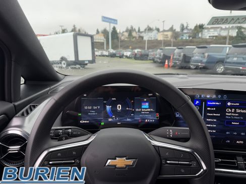 New 2026 Chevrolet Equinox EV LT image 13