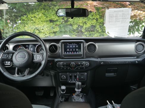 Used 2019 Jeep Wrangler Sport AWD/4WD image 9