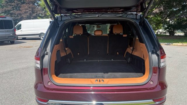 Used 2022 Lincoln Aviator Black Label AWD/4WD image 35