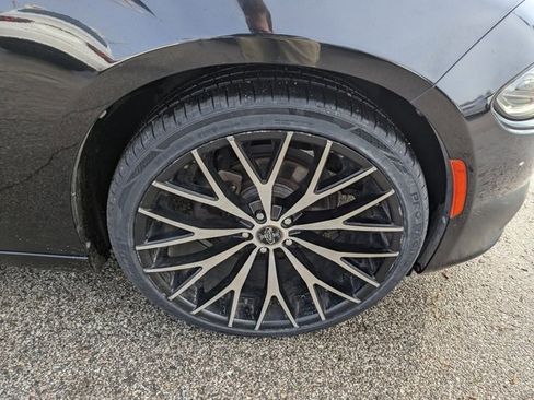 Used 2018 Dodge Charger SXT image 21